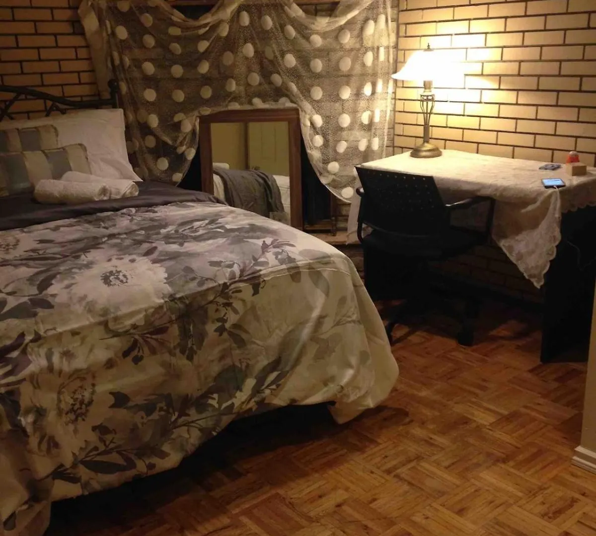 Montreal Downtown Rooms Canada