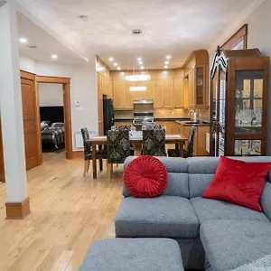 Chic 2br In Little Italy 2mins To Metro Apartment