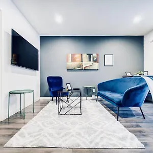 Charming 2 Bd Griffintown Apartment